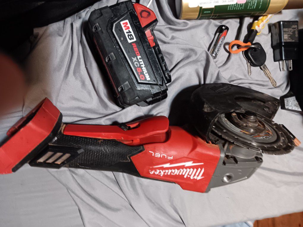 Milwaukee 18v Fuel Grinder With Battery