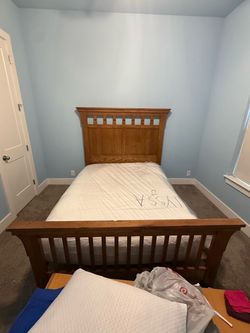 Queen Bedroom Set – $375