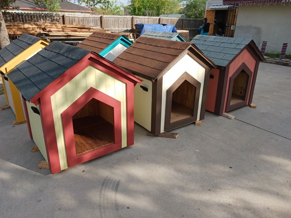 Dog / Cat / Bird Houses 