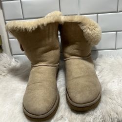 Ugg sand Bailey button boots size 9