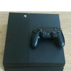 Sony Playstation 4 And 1 Control Working Fine 500gb