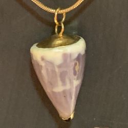 Shell Pendant Necklace