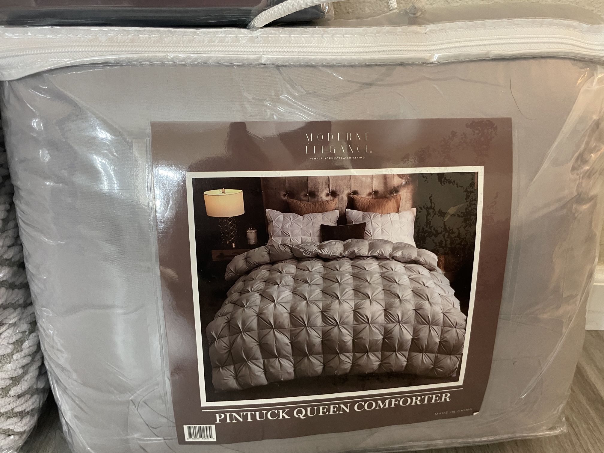 Moderne Elegance Queen Bedding Set Grey