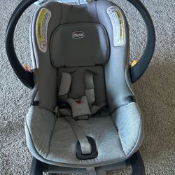 Chicco Infant Car Seat And Base