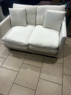 Love seat / couch white