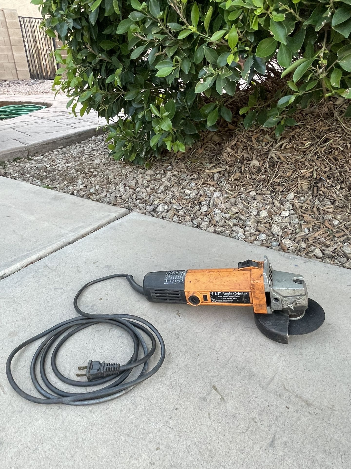 Chicago Electric 4 1/2” Heavy Duty Angle Grinder | Corded