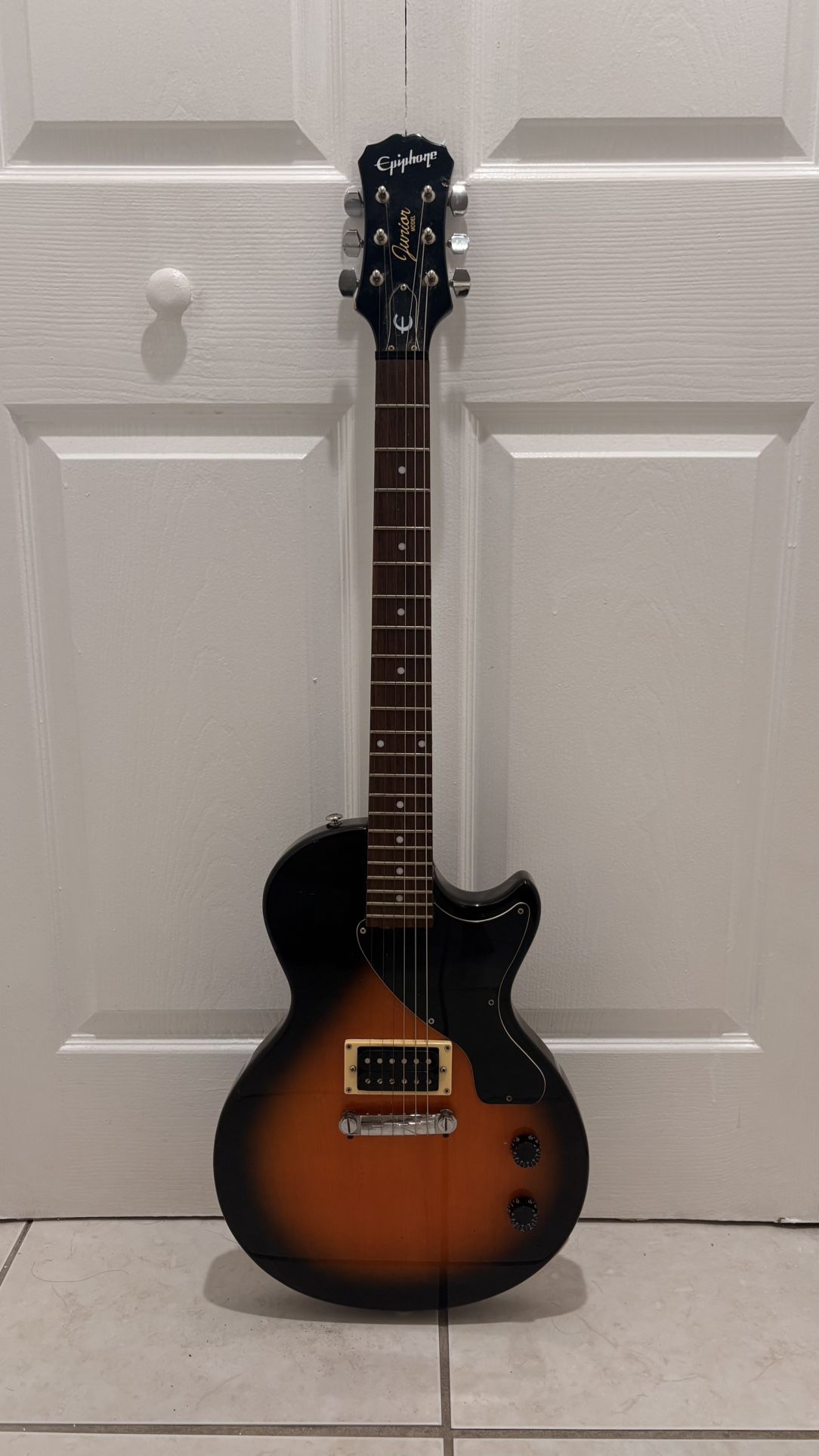 Epiphone Les Paul Junior Electric Guitar – Excellent Condition