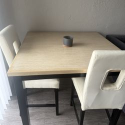 Kitchen table With Four Chairs