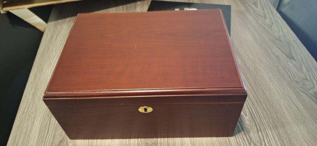 Cuban Crafters Humidor And To Go Box Do Not Flag