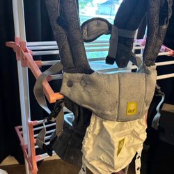 LILLIEbaby Carrier