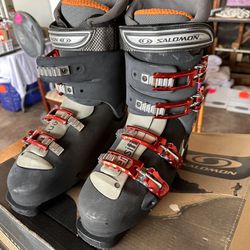 Men’s Salomon Ski Boots Size 10.5 M
