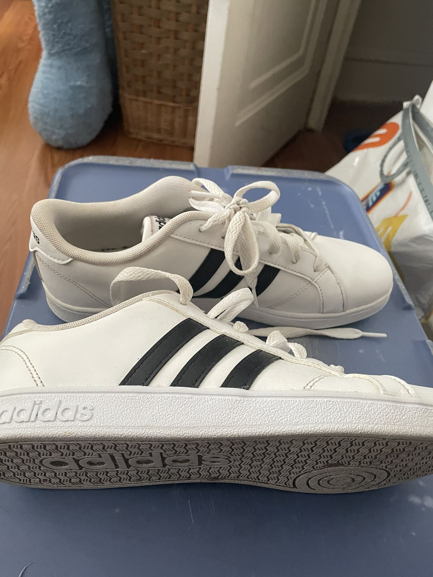 Adidas Size7