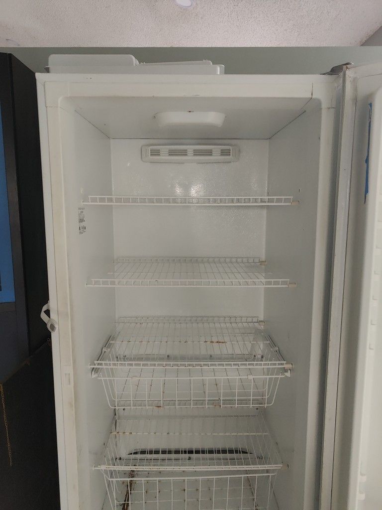 Freezer 20.5 Cu. Ft. Frigidair