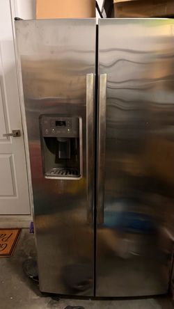 GE - 36 in. Wide 25.1 Cu. Ft. Side-By-Side Refrigerator
