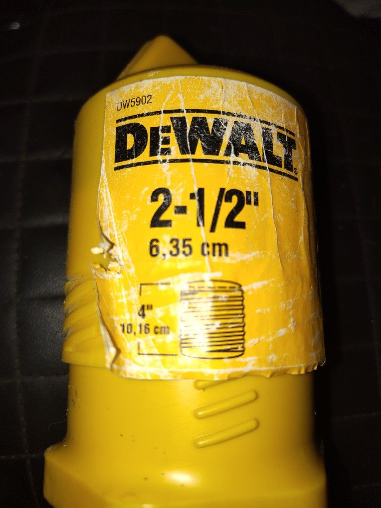 DEWALT 2.5×4". CORE BIT Body