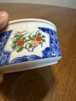 vintage Japanese Imari porcelain rice or soup bowl