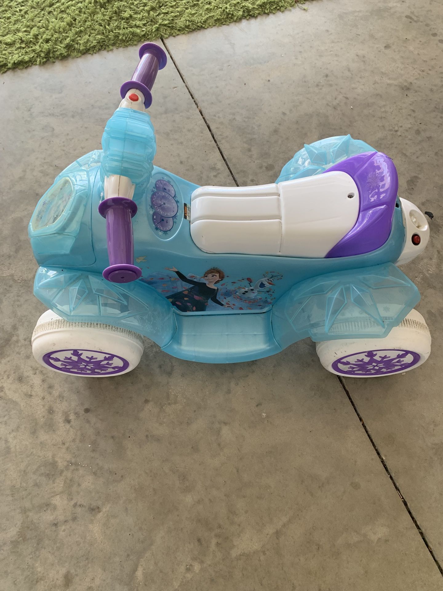 6 Volt Frozen Disney Electric Ride On Quad + Bubbles And Charger