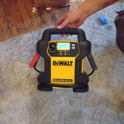 DeWalt Jump Box