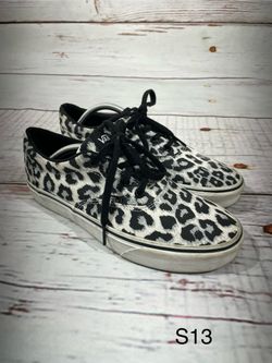 Vans Leopard Print Woman’s Size7 .5 Sneaker  Black white Tennis Shoe Skateboard
