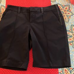 Lululemon Black Dress Shorts Size 6 Black 