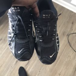 Nike Air Max Men Size 9.5 ($40) OBO 