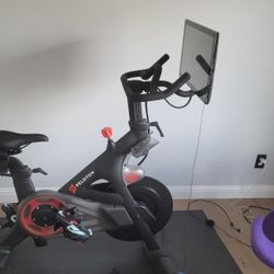 Peloton Bike Literally New Used 5 Times