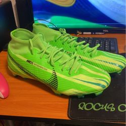 ZOOM SUPERFLY 9 ACAD MIDS CLEATS