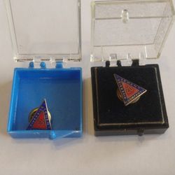 4 Vintage Collectable Lapel Pins