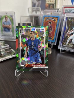Christian Pulisic Green Prizm Optic Donruss FIFA USA 🔥 Color Match SSP!