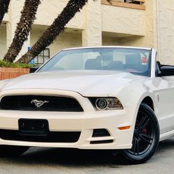 2013 Ford Mustang Convertible 