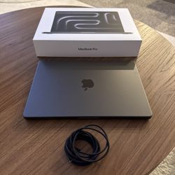 Macbook Pro 14 inch M3 Max 
