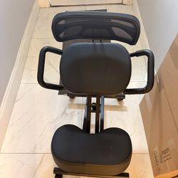 Kneeling chair