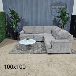 🛋️Reversible Gray Sectional Sofa (Delivery Available!! )