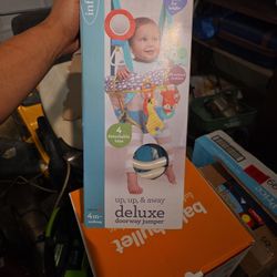 4 Month BABY Deluxe Doorway Jumper - Like New