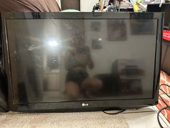 LG TV 45”