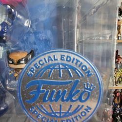 Funko Pop! Giant-Size Sentinel 10" with Wolverine - X-Men #1054 (Special Edition) Exclusive – BRAND NEW IN BOX!
