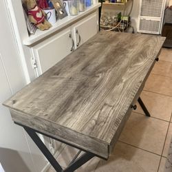 Like New Wood Desk With Drawers 29.5” x 43.5” x 21”