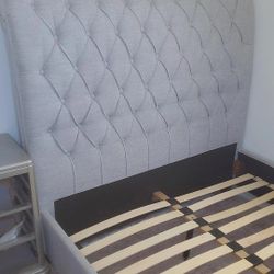 QUEEN BED FRAME AND MATRESS!!!!