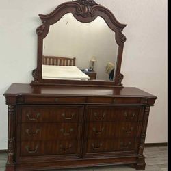 8 Drawer High End Dresser With Original Mirror