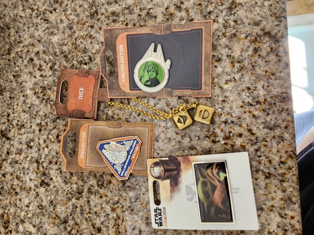 Lot of Disney Galaxy's Edge Star Wars pins