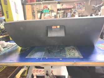 BMW E28 PARTS.  SEE PHOTOS