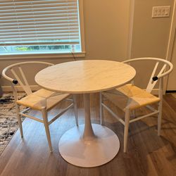 Coffee round table plus 2 chairs