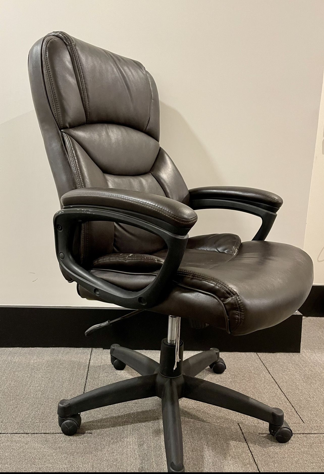 Realspace Fennington Bonded Leather High Back Executive Chair