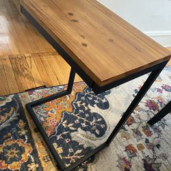 End Table / TV Table