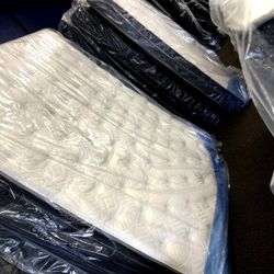 Mattress Clearance☑️