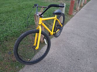 Wheelie bike 26in