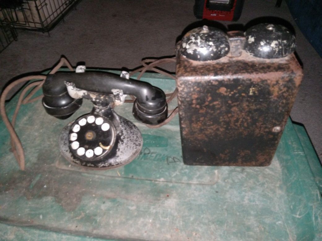 WESTERN ELECTRIC 202 DESK PHONE WITH RARE OUTSIDE BELL SUB SET