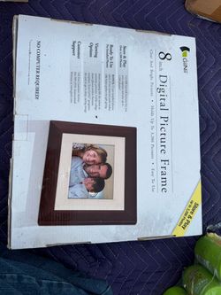 GiiNii 8-Inch Digital Picture Frame