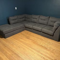 L Couch With Chase And Pull Out Bed 