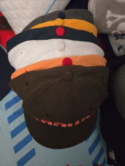Lot of 6  hats